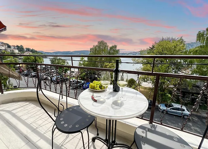 Casa Bianca Kastoria Luxury Lakefront 2Br 2Ba Apt