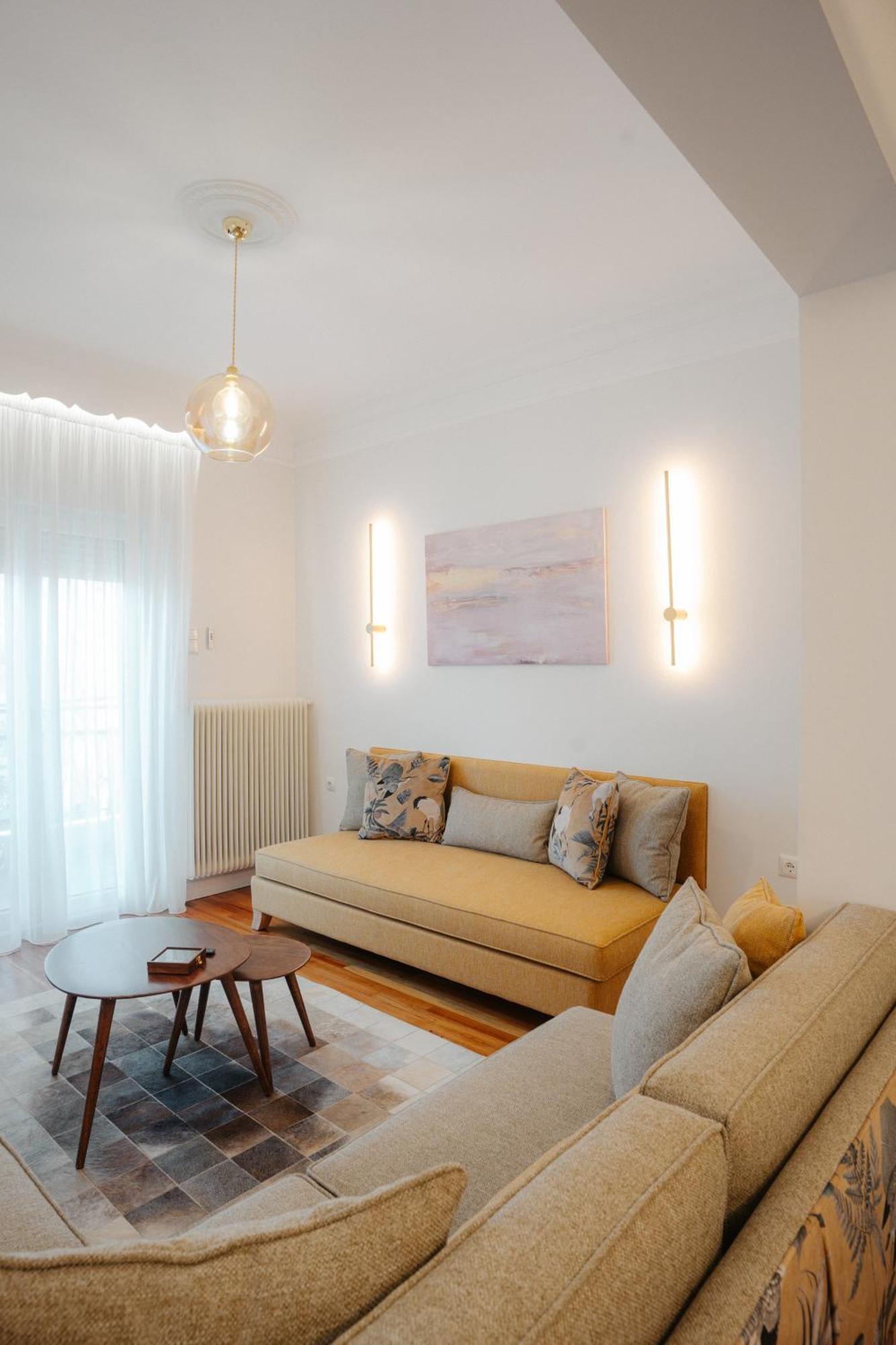 Casa Bianca Luxury Lakefront 2br 2ba Apartment *