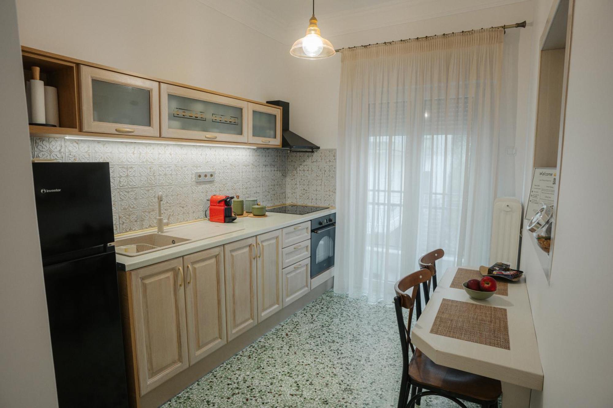Casa Bianca Luxury Lakefront 2br 2ba Kastoria