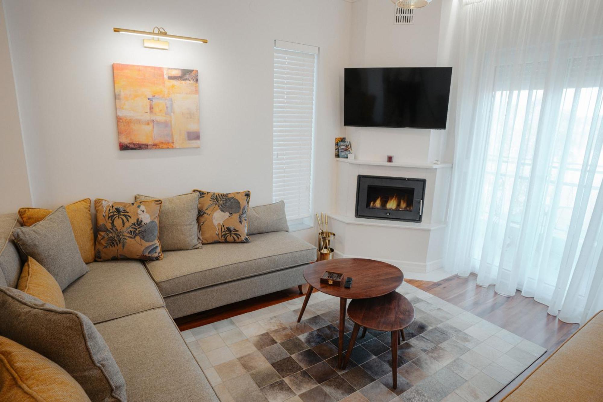 Apartment Casa Bianca Luxury Lakefront 2br 2ba Kastoria