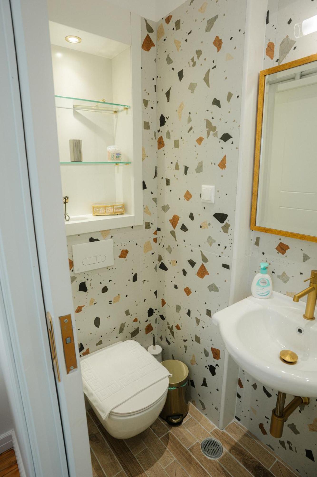 Casa Bianca Luxury Lakefront 2br 2ba * Kastoria